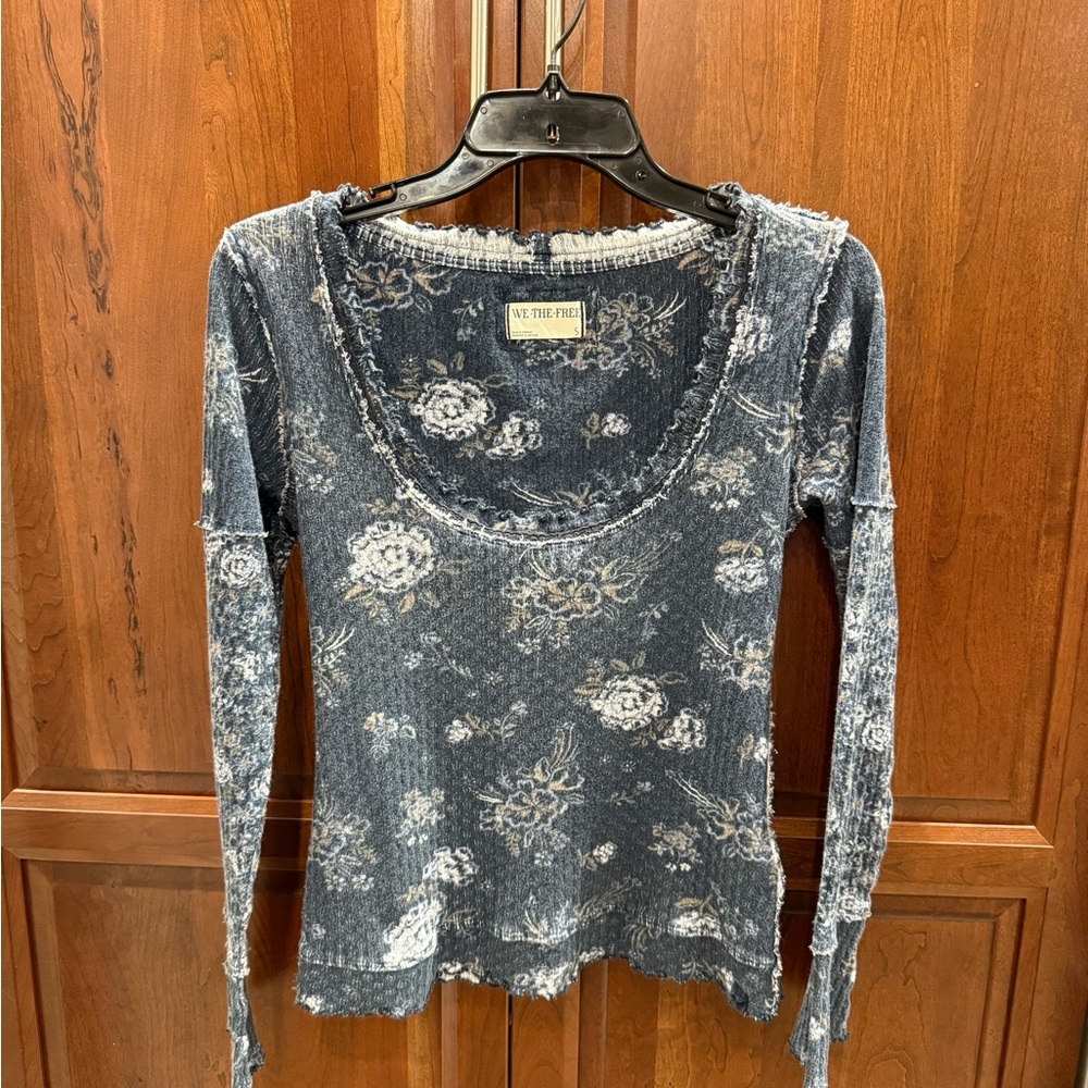 We the Free Blue Floral Women's Top